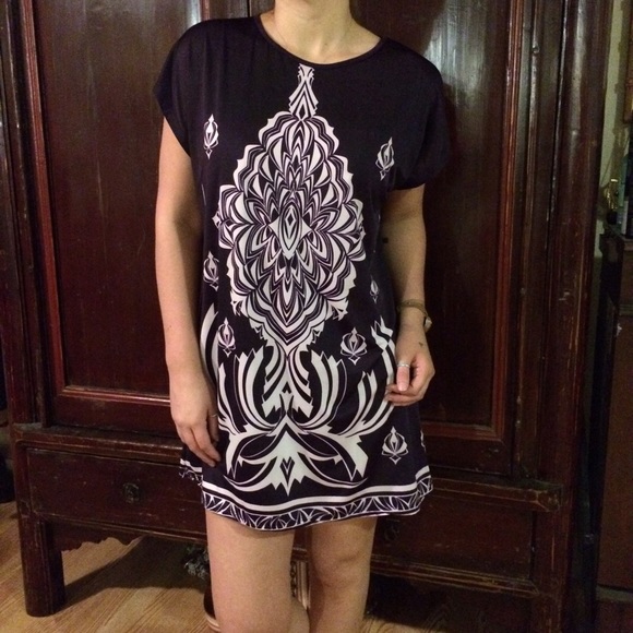 Mini Day Dress! Flowy 😍 - Picture 1 of 3