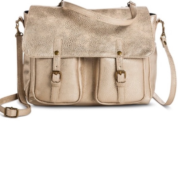 Adorable cream gold crossbody purse