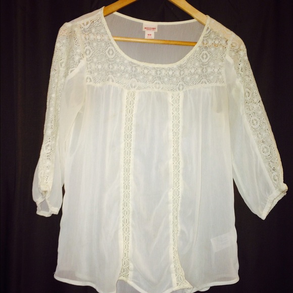 Lacy Beautiful top 3/4 sleeves - Picture 1 of 2