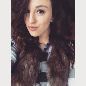 Meet your Posher, Elizabeth