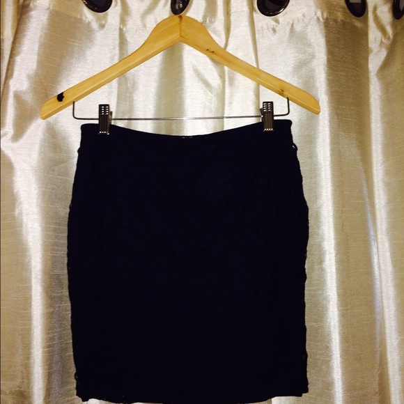 Cute short black lacy skirt