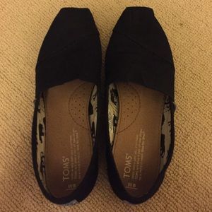 TOMS BLACK CANVAS WOMEN'S CLASSICS lightly worn.