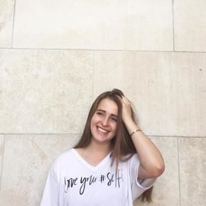 Meet your Posher, Caroline