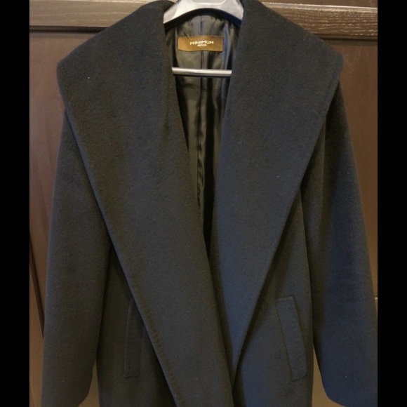 Wool coat - Picture 2 of 3