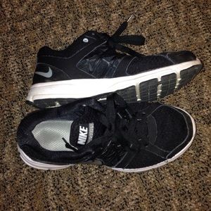 Nike Relentless 2 shoe women's