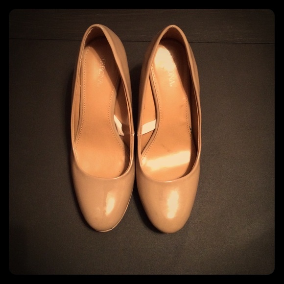 nude heels, approx 2.5 inch heel