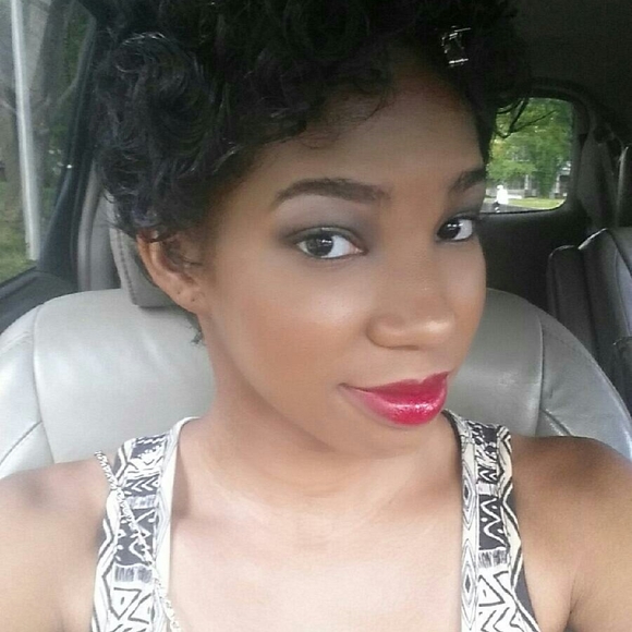 Meet your Posher, Stacey - Picture 1 of 1