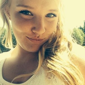 Meet your Posher, Hailey