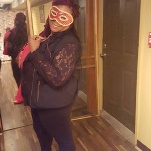 Meet your Posher, Latonya