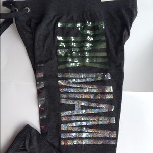 VS Pink Signature Fit pants NWT - grey color