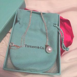 Tiffany & Co. Pearl necklace