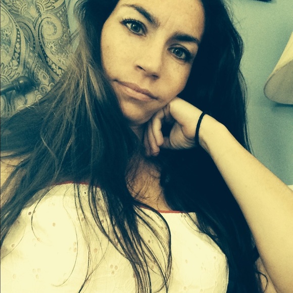 Meet your Posher, Laura - Picture 3 of 3