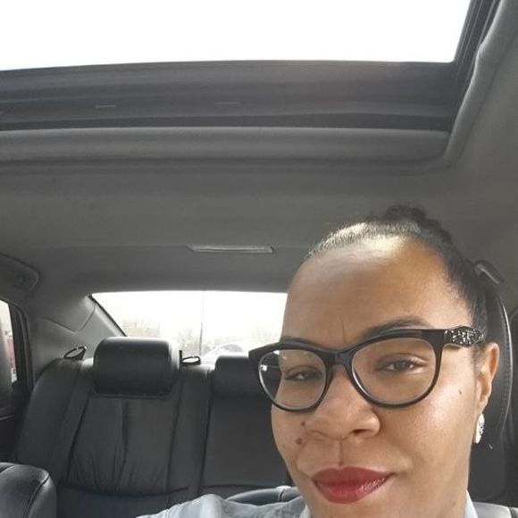 Meet your Posher, Yvette - Picture 1 of 1