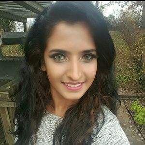Meet your Posher, Aisha