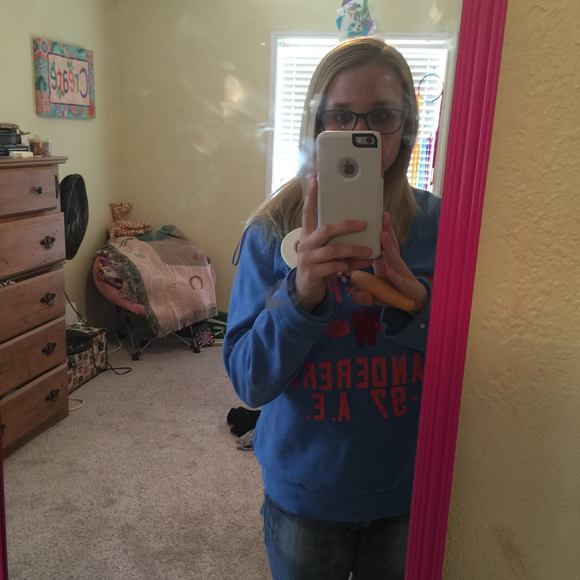 Meet your Posher, Danielle - Picture 1 of 1