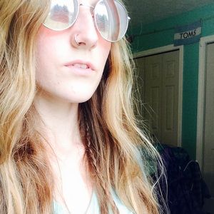 Meet your Posher, Hannah