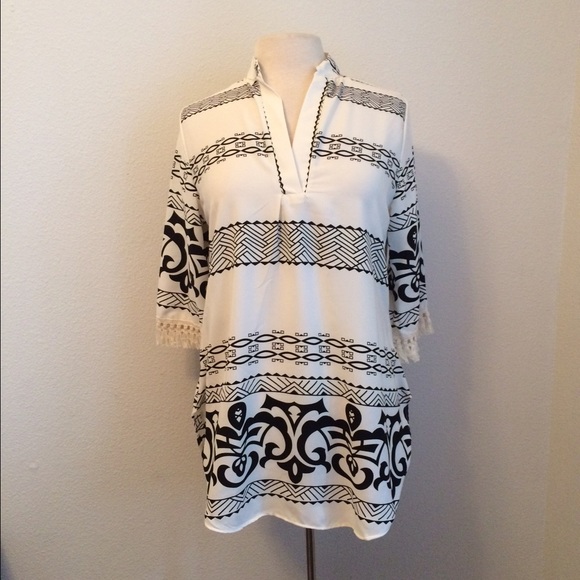LAST ONE! B&W fringe blouse - Picture 2 of 3