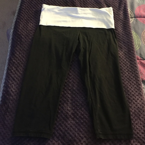 I ❤️ pink yoga Capri leggings