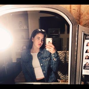 Meet your Posher, Ava