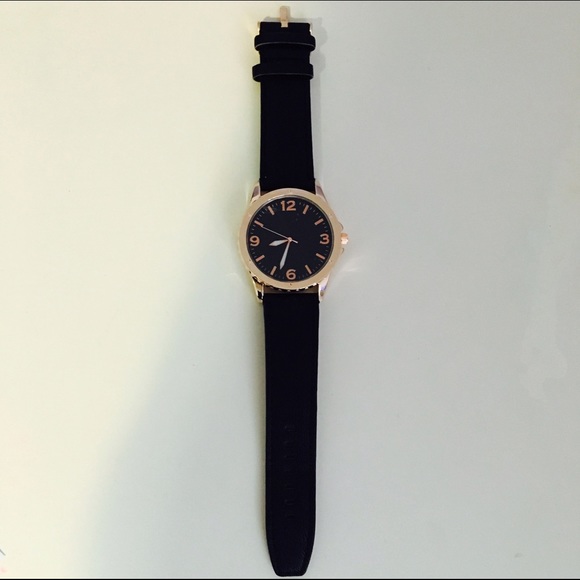 Faux leather analog watch