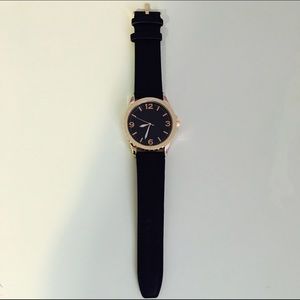 Faux leather analog watch