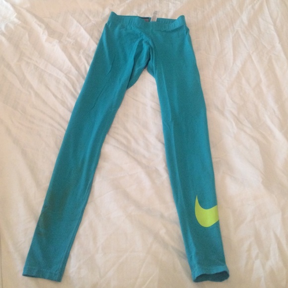 NIKE WORKOUT LEGGINGS