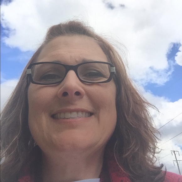 Meet your Posher, Tracy - Picture 1 of 1