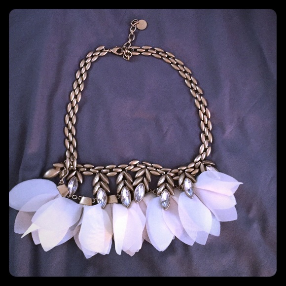 Stella & dot birdie necklace