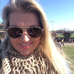 Meet your Posher, Ashlie