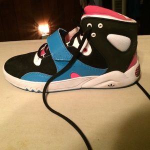 Gently Worn Adidas SHOE , make a offer .