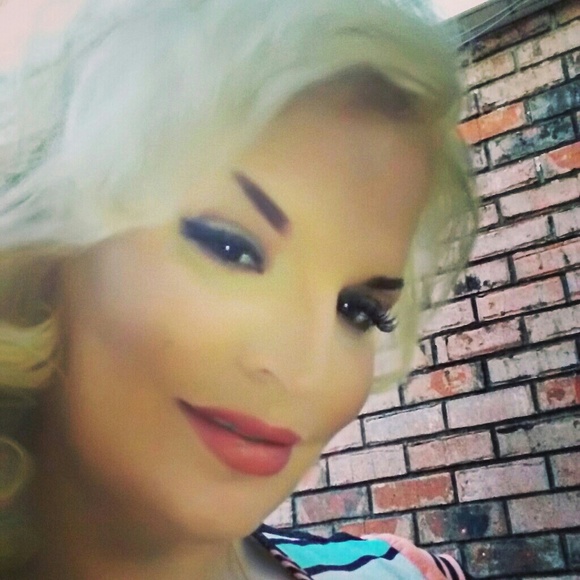 Meet your Posher, Bethani - Picture 2 of 5