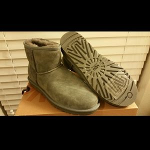 NWOT Gray UGG