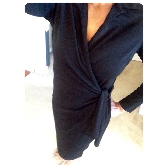 💃🏽GREAT DEAL💃🏽Black Wrap Dress by Express