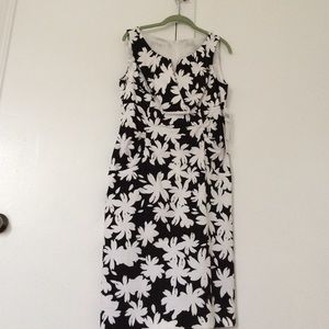 Sleeveless dress