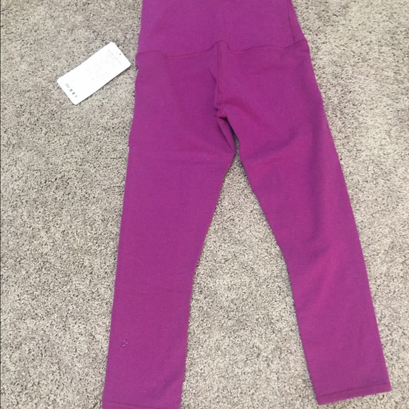 ❌SOLD❌Wunder wonder crop ll new with tags - Picture 4 of 4