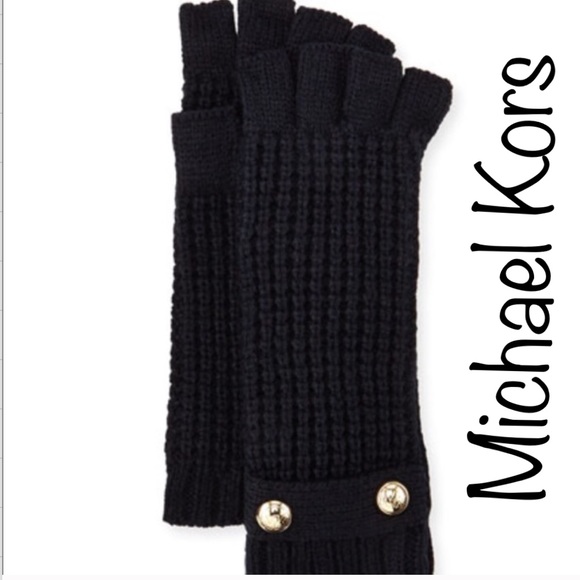 Michael Kors Accessories - Beautiful Michael Kors gloves