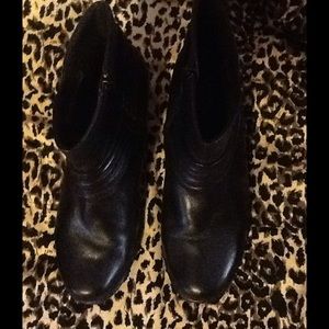 Clarks Boots like new.