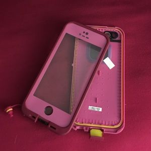 🌺📱iPhone 5/5s LIFEPROOF Case (pink) 🎀🛍 Sale!!