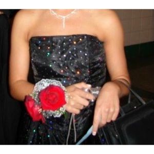 Very cute short homecoming dress!