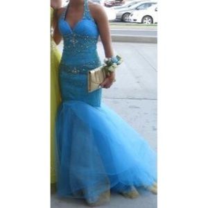 Beautiful prom dress!!!!!!! :)