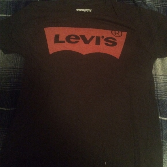 Levis Tee
