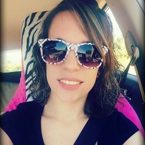 Meet your Posher, Debra