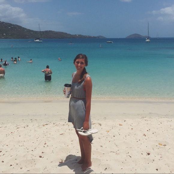 Meet your Posher, Tori - Picture 2 of 3