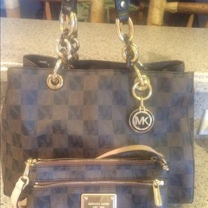 Michael Kors purse and wristlet