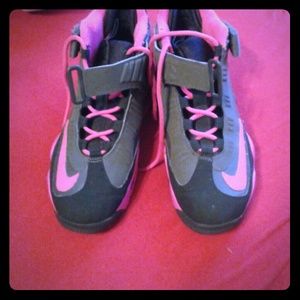 I am selling king griffins nike.