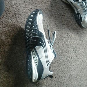 Puma size 8 shoes minimal wear