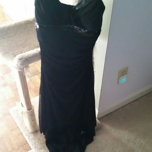 Long black prom dress