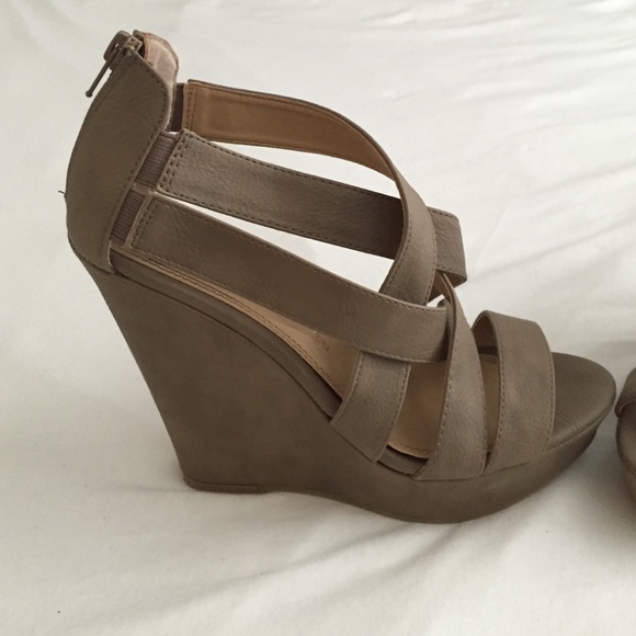 Chinese laundry wedges