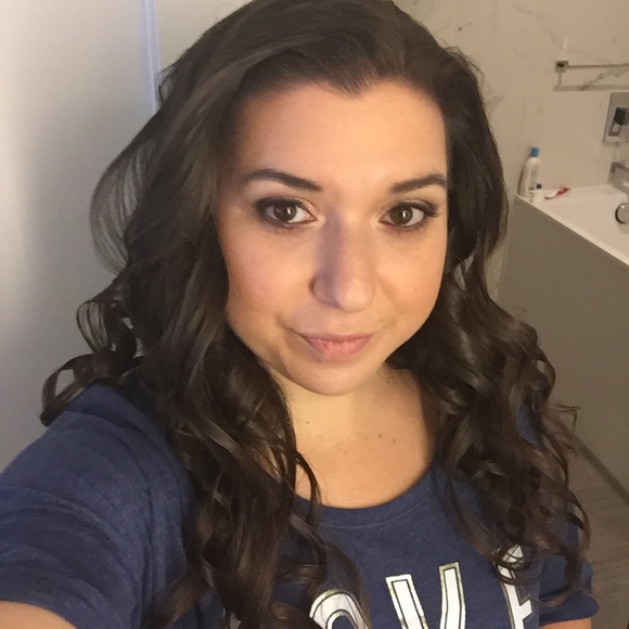 Meet your Posher, Joanna - Picture 1 of 1