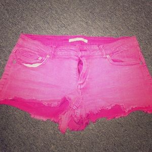 Pink denim shorts 🎀